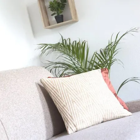 L'authentique *studio *parking Prive* *wifi*calme Apartment *